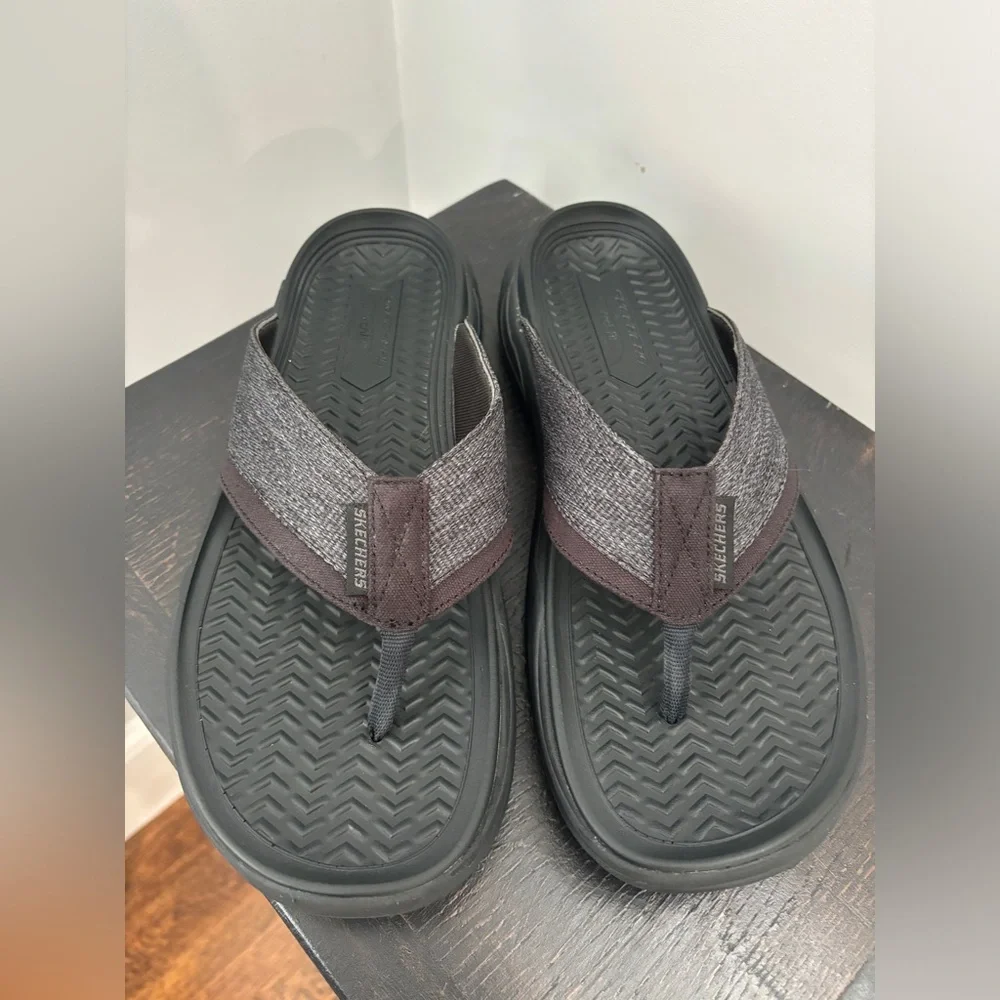 Skechers Arch Fit Sandals Men’s 10 Black Flip Flops Motley SD Rigel